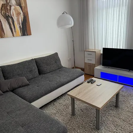 Vorstadt Naehe Petersberg アパート *