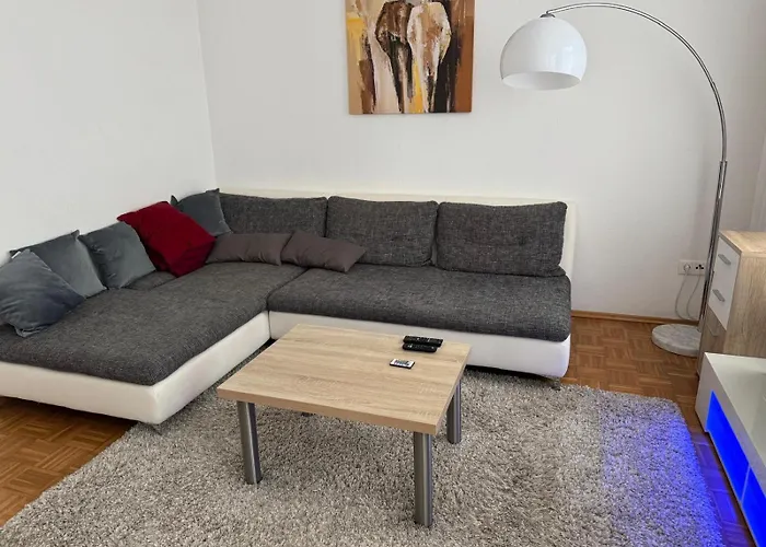 Vorstadt Naehe Petersberg *